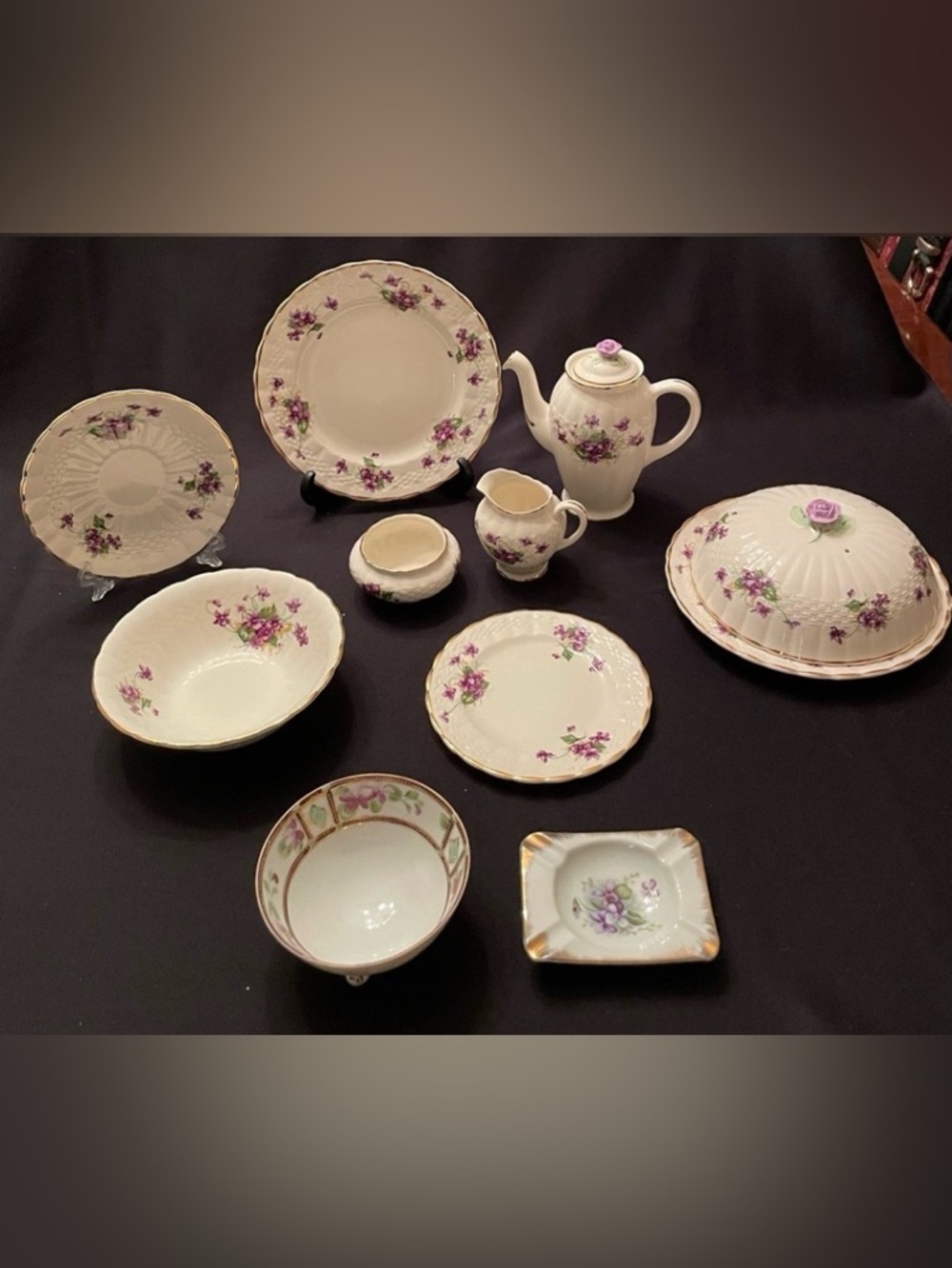 “AMBASSADOR WARE-SIMPSON POTTERS, LTD” COBRIDGE, ENGLAND.